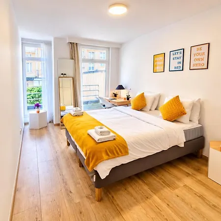 Spacious 2 Bedrooms In Center 1 Min Walk To Tram *