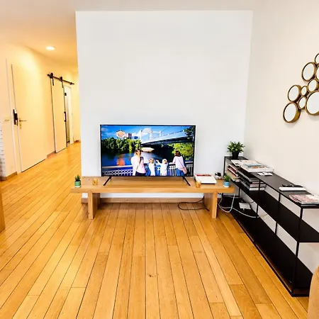 Spacious 2 Bedrooms In Center 1 Min Walk To Tram Luxemburg