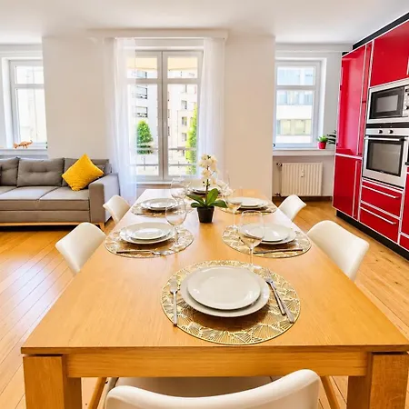 Spacious 2 Bedrooms In Center 1 Min Walk To Tram Appartement